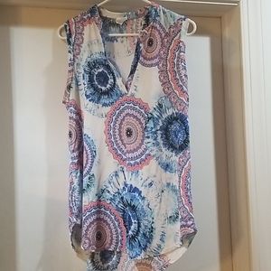 Sleeve less/v neck shirt